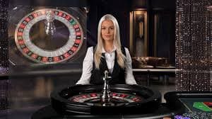 Live casino dealer table on hanna online with real-time baccarat gameplay